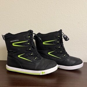 Merrell Kids sz 6 Black and Green Snow Boots